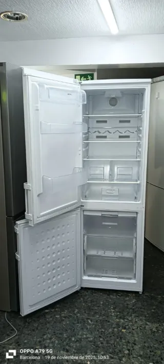 NEVERA COMBI SMEG NO FROST ENERGÍA A+.