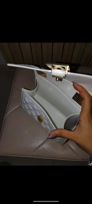 Borsa donna bianca con catena dorata