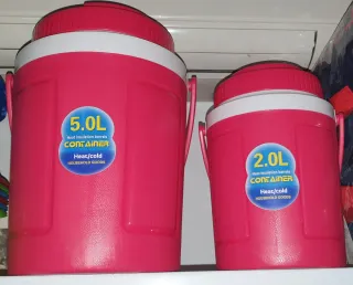 Neveras de agua 5L (15€) y 2L (10€)