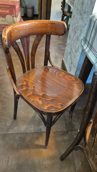 Sillas Thonet madera oscura