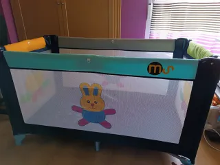 Cuna de viaje con colchón