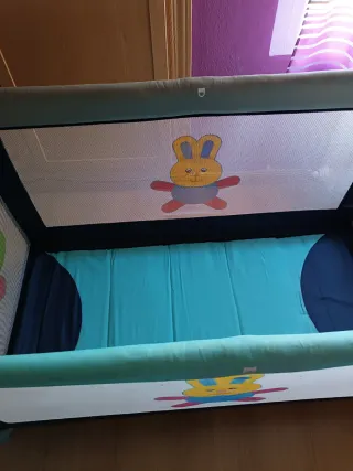 Cuna de viaje con colchón