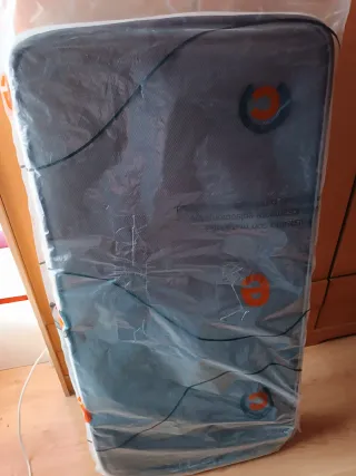 Cuna de viaje con colchón