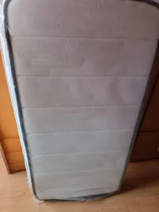 Cuna de viaje con colchón