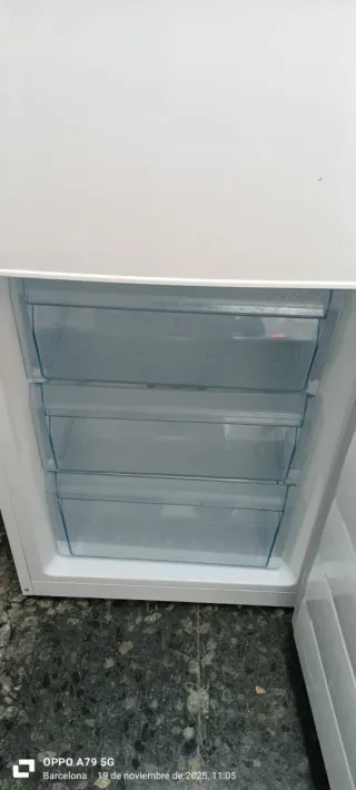 Nevera Combi Daewoo Blanca No Frost energía A+