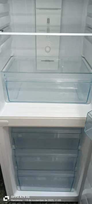 Nevera Combi Daewoo Blanca No Frost energía A+