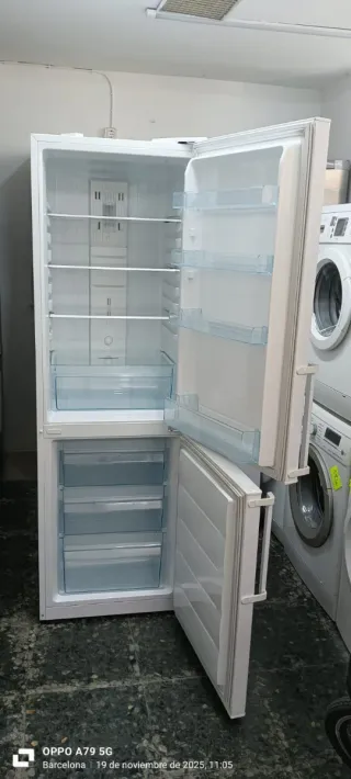 Nevera Combi Daewoo Blanca No Frost energía A+