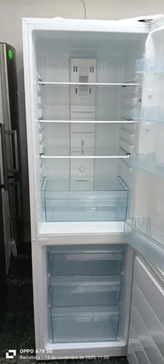 Nevera Combi Daewoo Blanca No Frost energía A+
