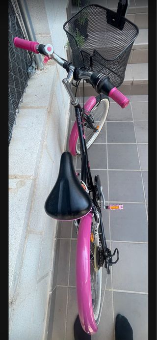 Bici B'Twin 20" Niña Negra y Rosa - 6 marchas