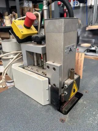 Perfiladora-Ribeteadora FRAVOL modelo AZ-2.