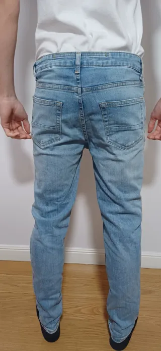 Pantalón vaquero New Yorker desgastado con rotos