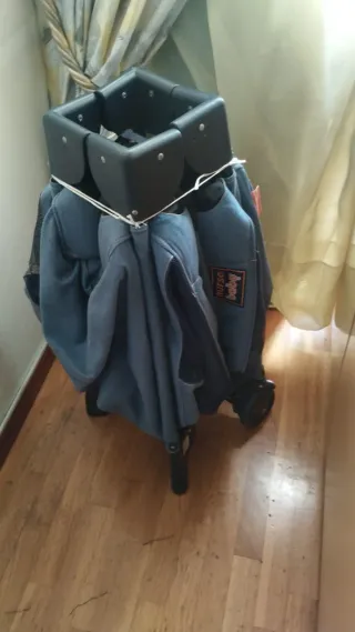 Cuna y colchón infantil