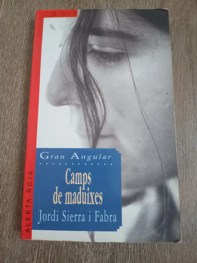 Camps de maduixes (Alerta roja) (Catalan Edition)