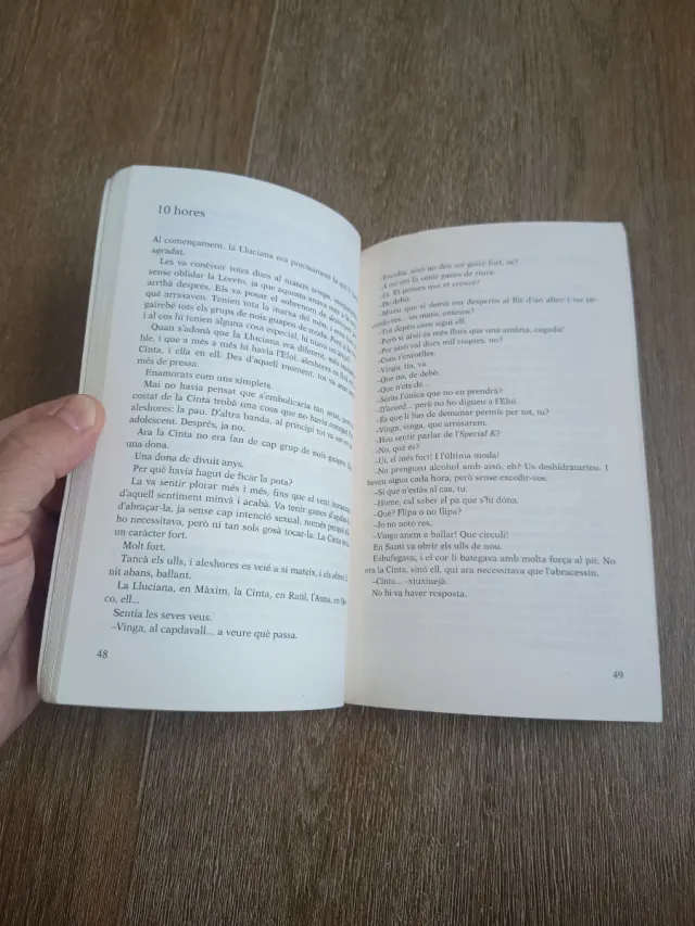 Camps de maduixes (Alerta roja) (Catalan Edition)