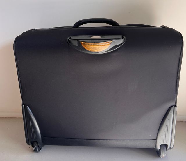 Maleta de viaje para trajes