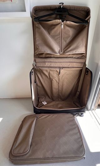 Maleta de viaje para trajes