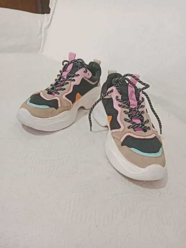 Zapatillas deporte y leggings