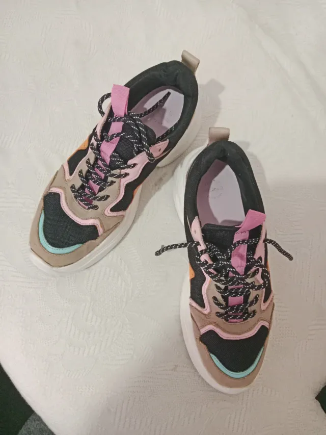 Zapatillas deporte y leggings