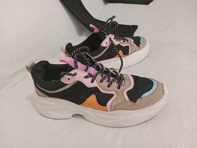 Zapatillas deporte y leggings