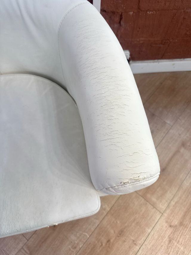 Sillón blanco de piel