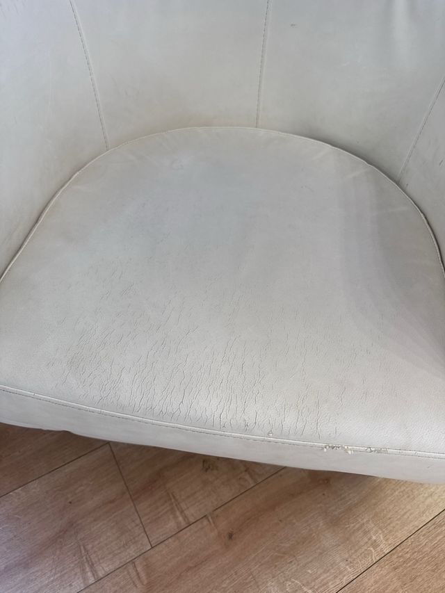 Sillón blanco de piel