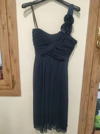 Vestido fiesta elegante y fluido