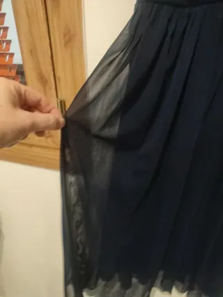 Vestido fiesta elegante y fluido