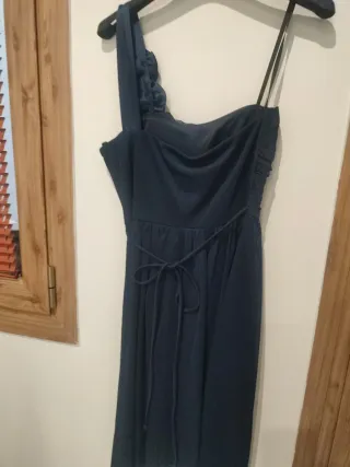 Vestido fiesta elegante y fluido