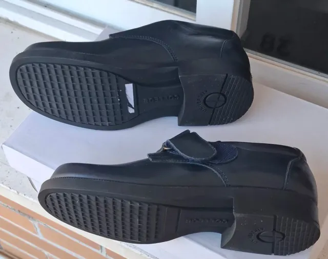 Zapatos escolares niño N.35, de piel,sin usar