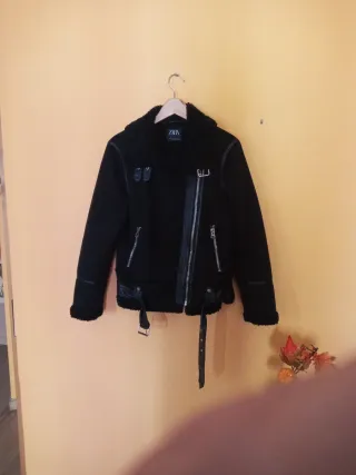 Cazadora Zara ante y cuero forrada