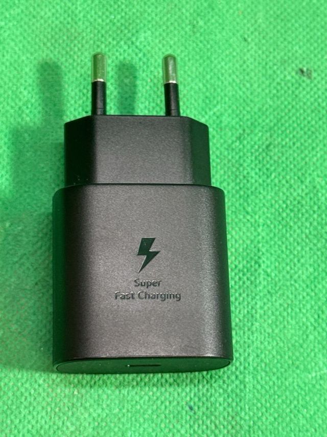 Caricabatterie Samsung 25 W con cavo. Ricarica rapida!!