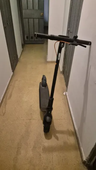 Patinete Eléctrico Negro Oviedo en persona gracias