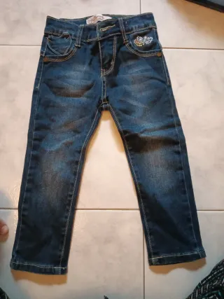 Jeans bambina con cuoricino