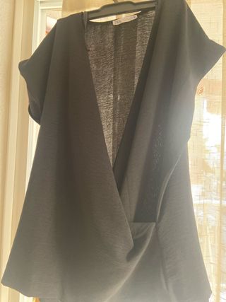 Blusa Zara cruzada semitransparente