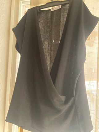 Blusa Zara cruzada semitransparente