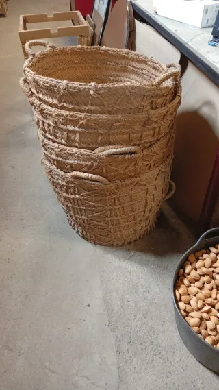Capazos de esparto hechos a mano