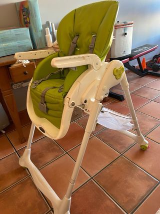 Trona alta bebé verde y blanca