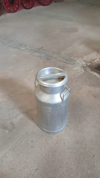 Lechera de aluminio