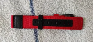 Correa de reloj roja y negra