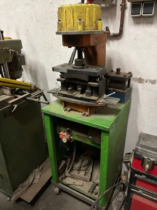 Plegadora Neumática CDR