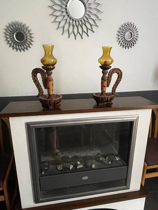 Candelabros de madera antiguos de velas