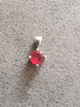 Colgante Viceroy Rojo con Cadena Rota