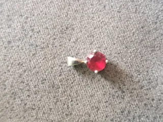 Colgante Viceroy Rojo con Cadena Rota