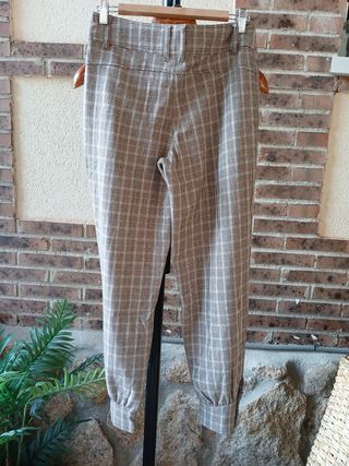 Pantalones Stradivarius cuadros