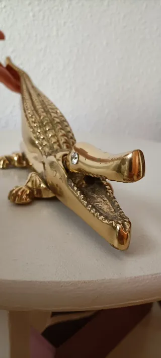 Grande schiaccianoci coccodrillo in ottone