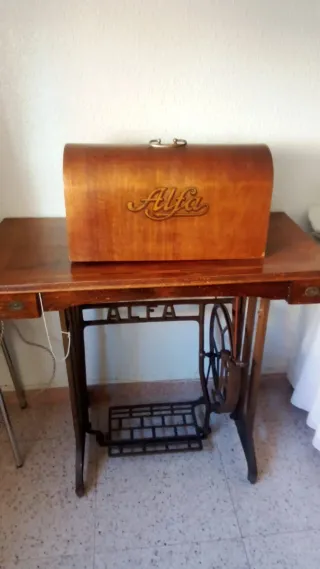 Maquina de coser Alfa