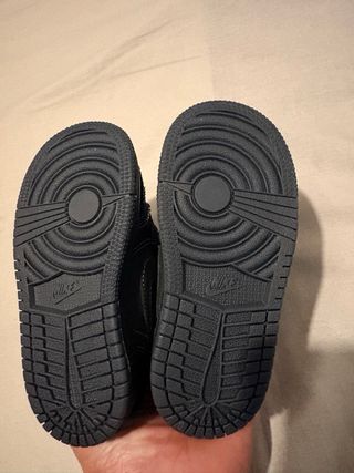 Zapatos Nike Niños Negros talla 25 TRAVIS SCOTT