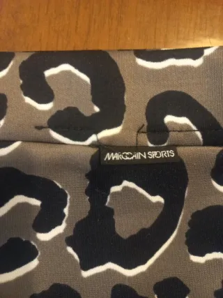 Falda estampado leopardo gris, verde pardo y negro