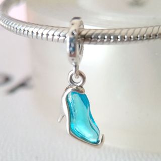 Charm zapato azul Pandora cenicienta colgante