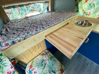 Furgo CAMPER TECHO ALTO